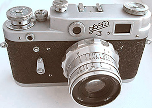 Фотокамера «ФЭД-3» с объективом «Индустар-26М». Вид сверху.