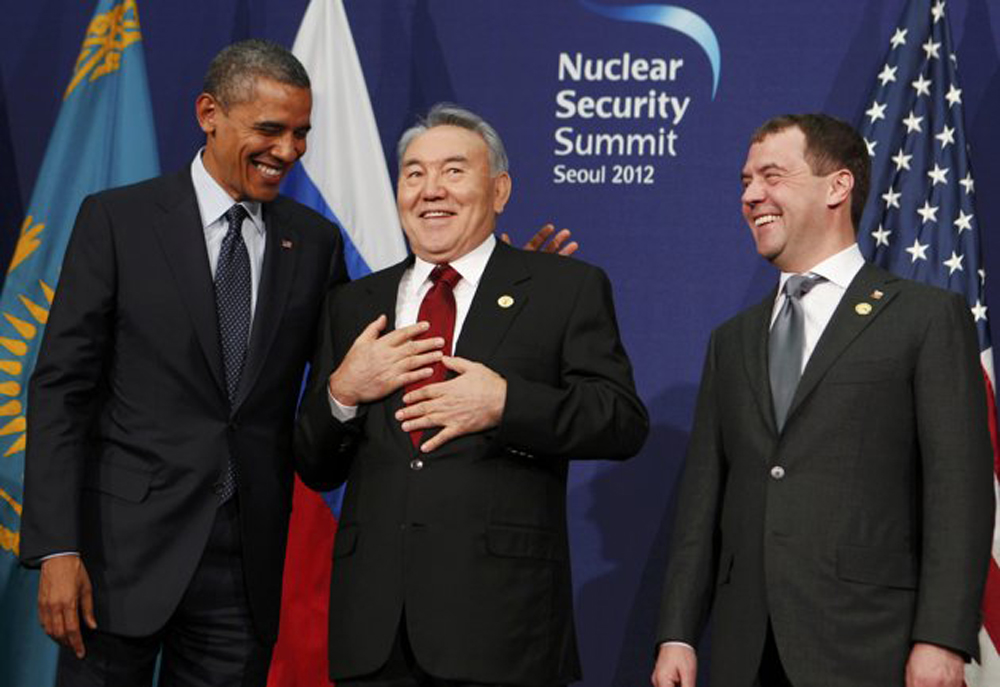 Дмитрий Медведев, Нурсултан Назарбаев и Барак Обама. REUTERS/Larry Downing